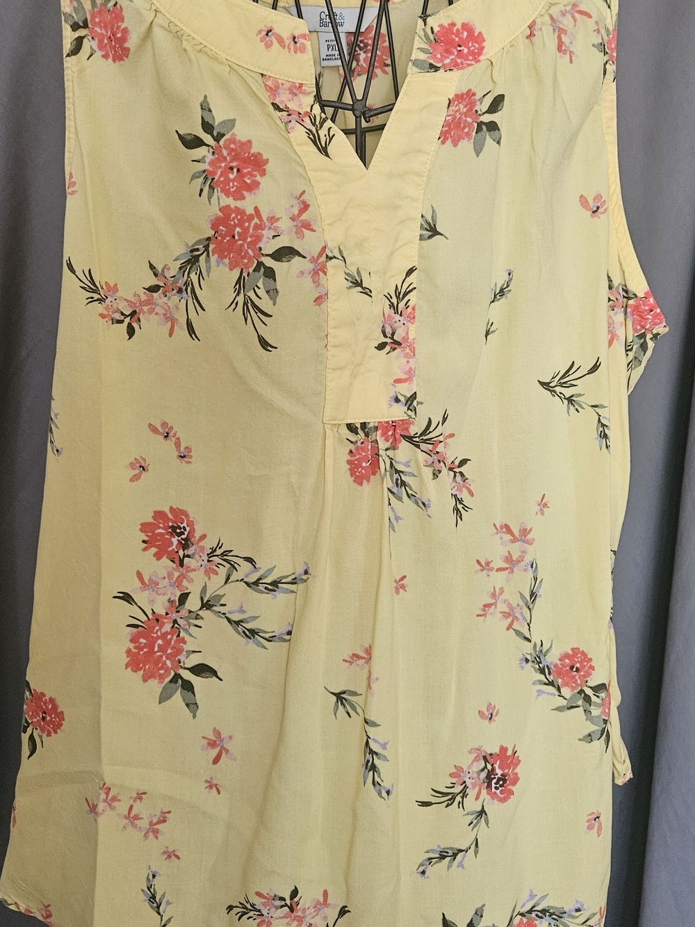croft & barrow Yellow Floral V-Neck Sleeveless Camisole